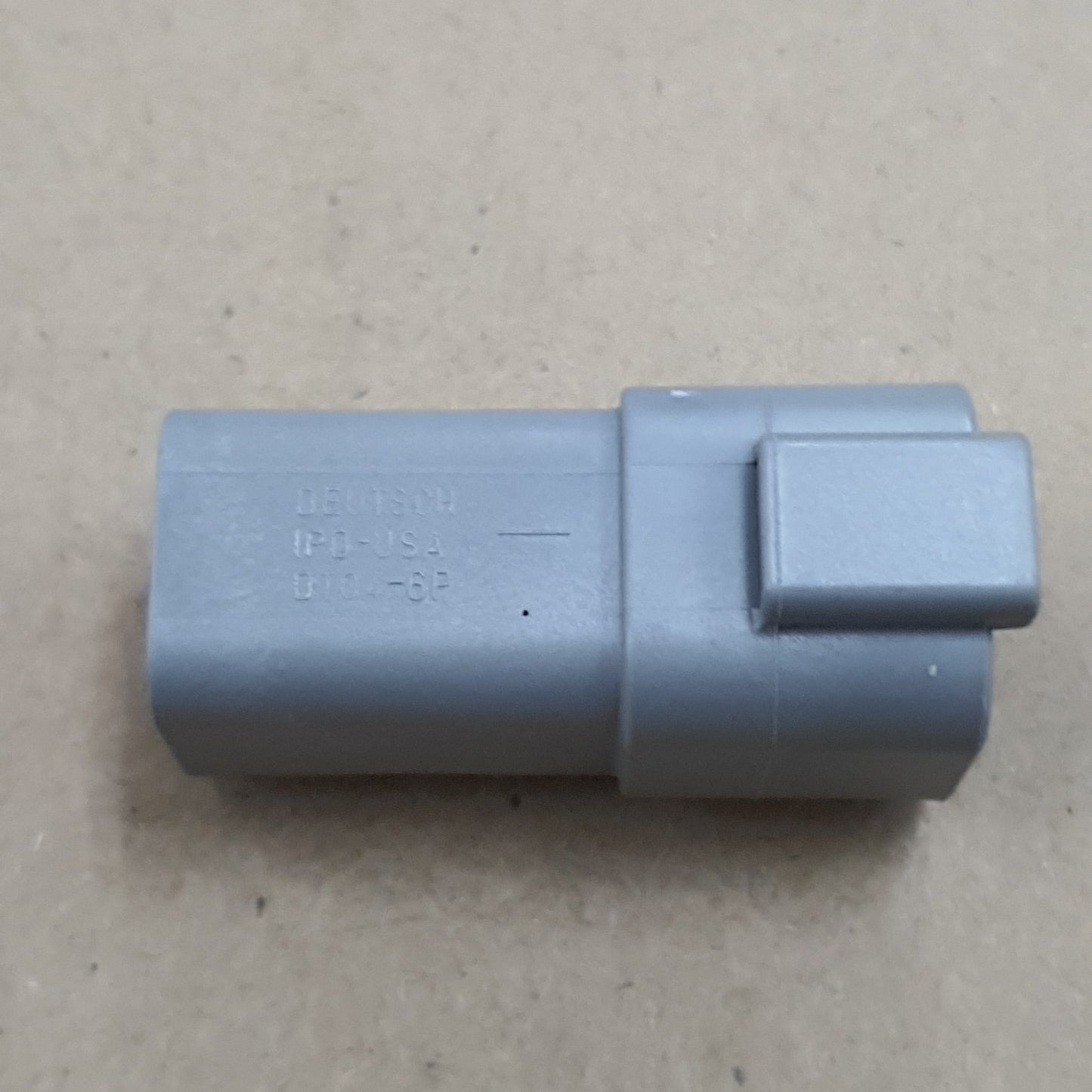Connector DT04-6P