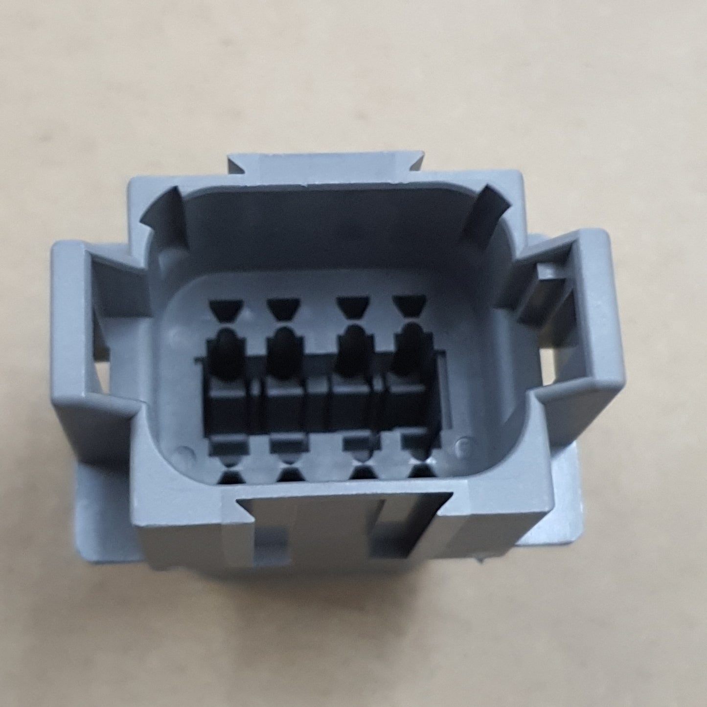 Connector DT04-08PA