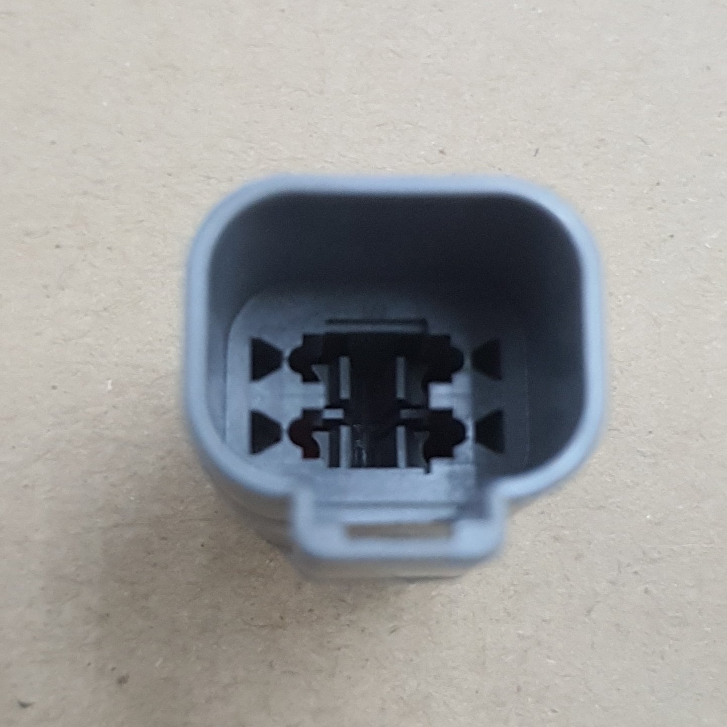 Connector DT04-4P