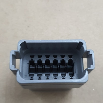 Connector DT04-12PA